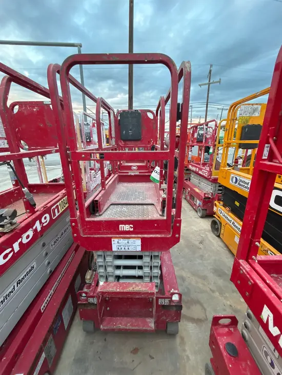 2018 MEC MICRO 19 Scissor Lift