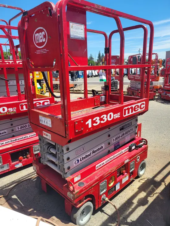 2017 MEC 1330SE Scissor Lift