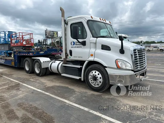 2020 Freightliner CA113DCD6X4