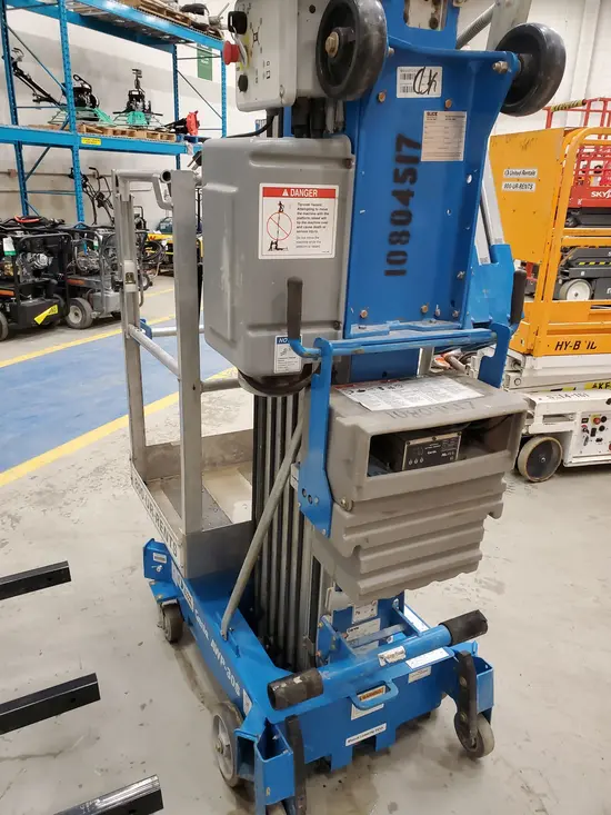 2018 Genie AWP-30SDC Pusharound Lift