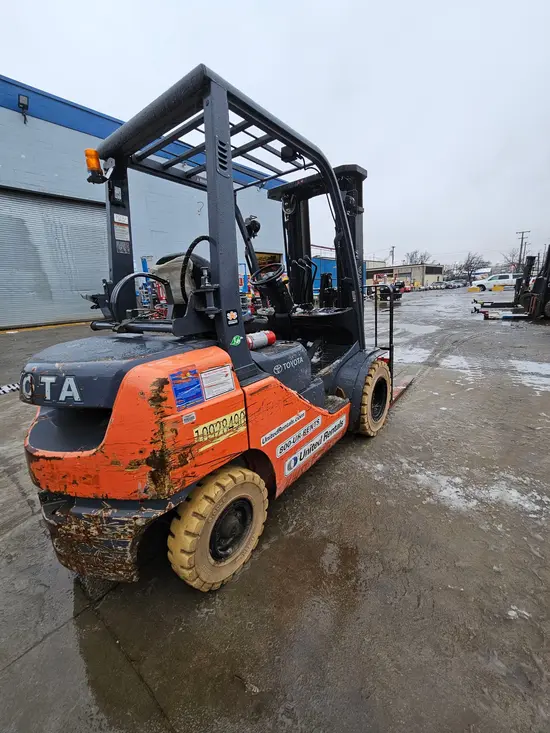 2019 Toyota 8FGU25 Warehouse Forklift
