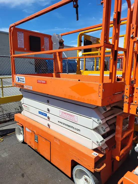 2018 Snorkel S4732E Scissor Lift