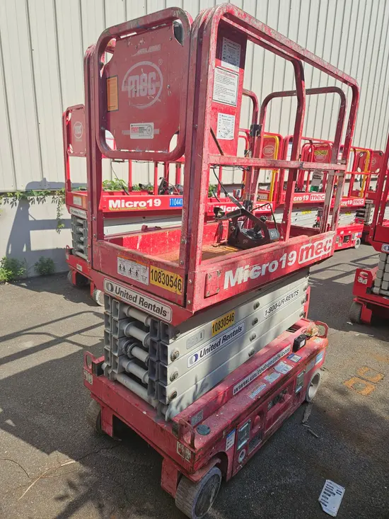 2018 MEC MICRO 19 Scissor Lift