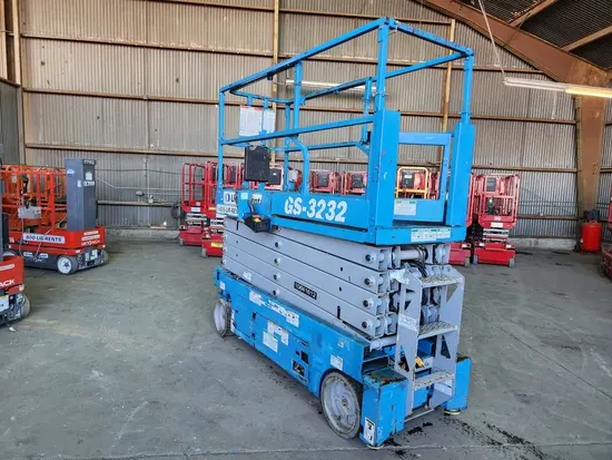 2017 Genie GS-3232 Scissor Lift