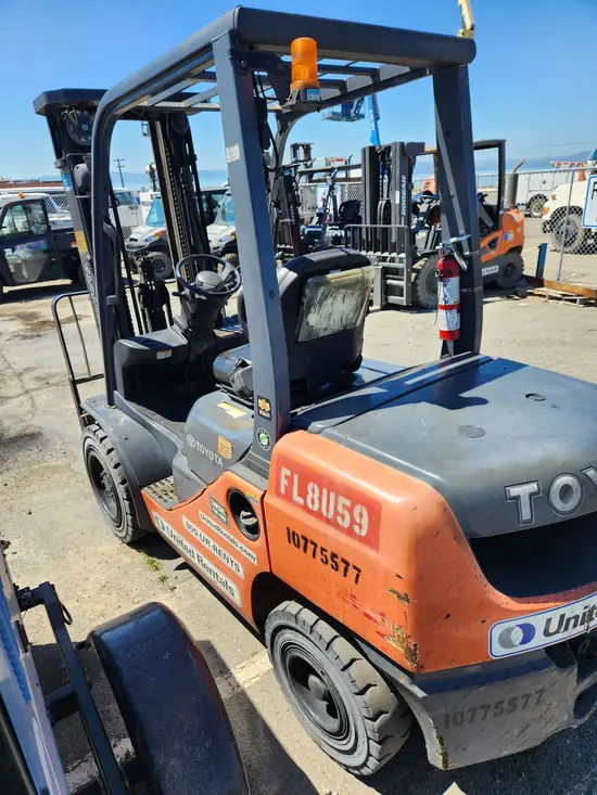 2018 Toyota 8FDU30 Warehouse Forklift