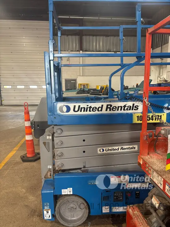 2017 Genie GS-3232 Scissor Lift