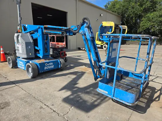 2017 Genie Z-34/22N Articulating Boom Lift