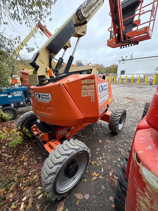 2018 JLG 340AJ Articulating Boom Lift