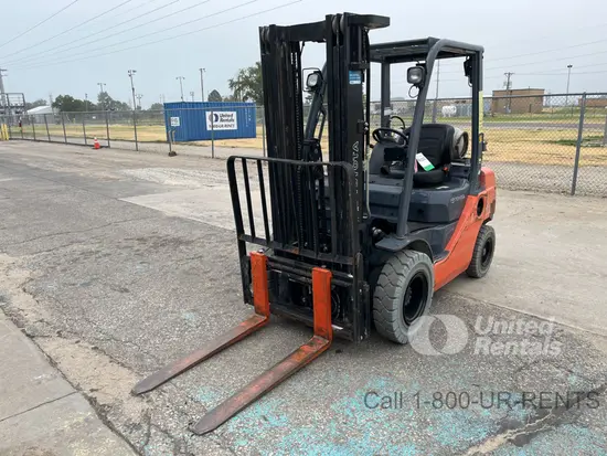 2019 Toyota 8FGU25 Warehouse Forklift
