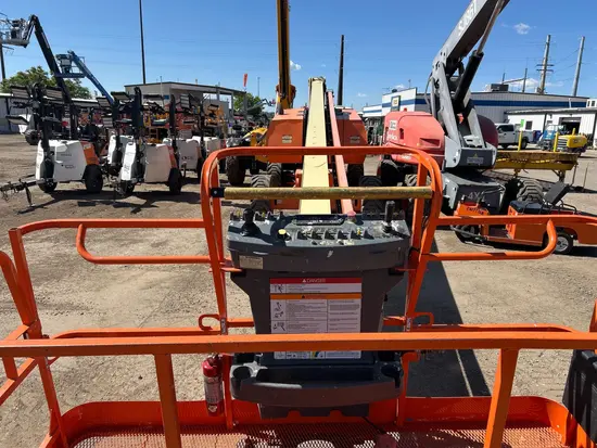 2018 JLG 800S Boom Lift