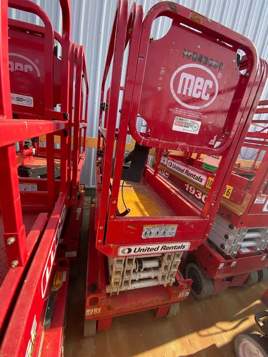 2018 MEC 1330SE Scissor Lift