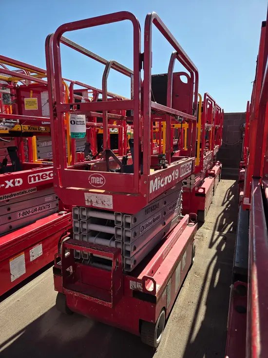 2018 MEC MICRO 19 Scissor Lift