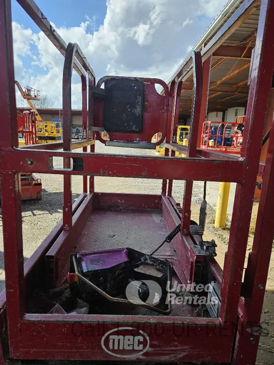 2018 MEC MICRO 19 Scissor Lift