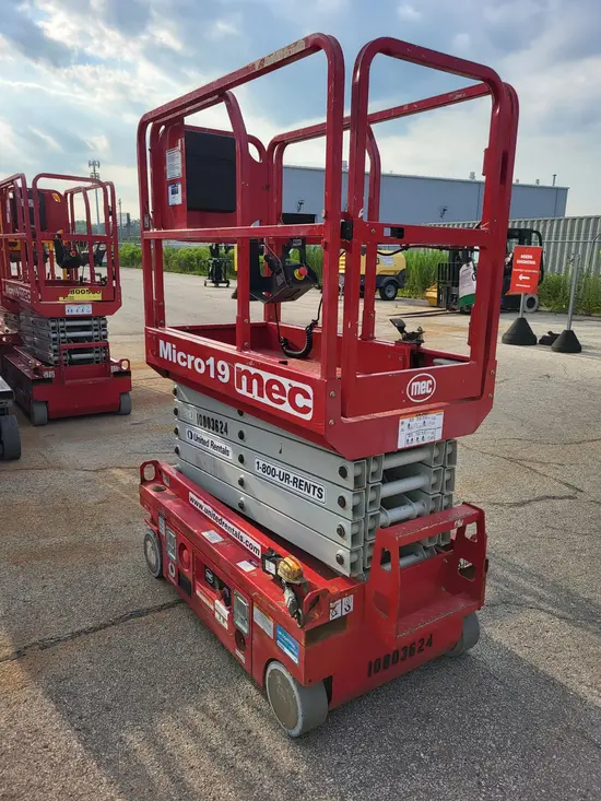 2018 MEC MICRO 19 Scissor Lift