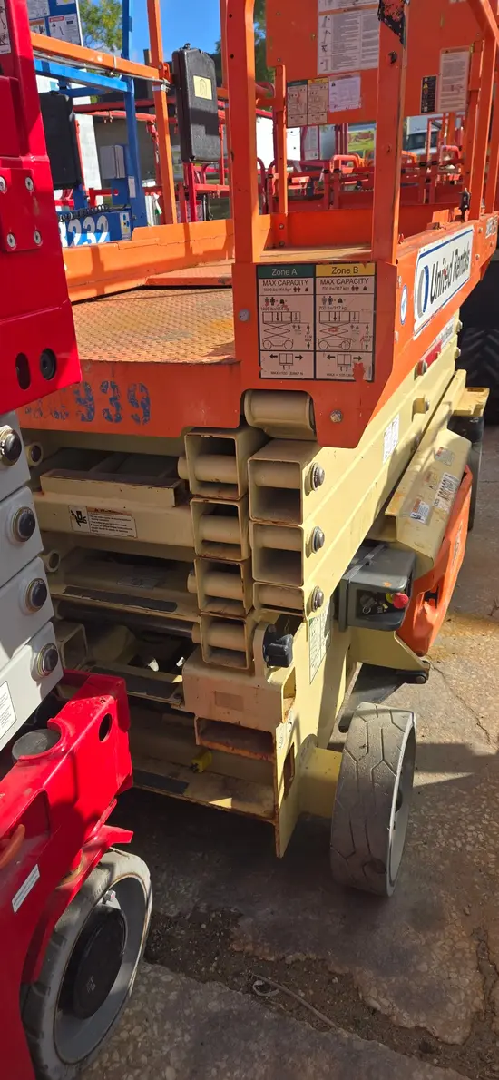 2017 JLG 3246ES Scissor Lift