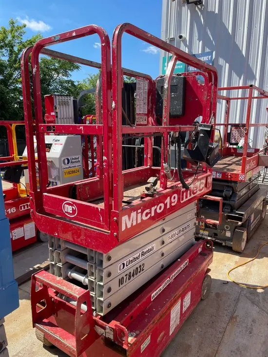 2018 MEC MICRO 19 Scissor Lift