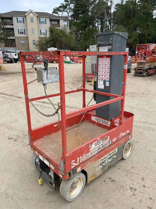 2017 Skyjack SJ16 Self-Propelled One-Person Lift