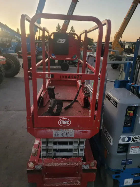 2018 MEC 1330SE Scissor Lift