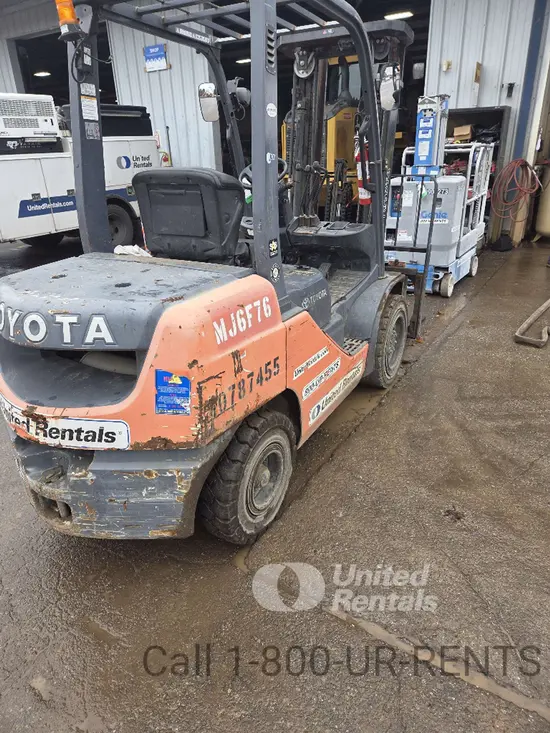 2018 Toyota 8FDU30 Warehouse Forklift
