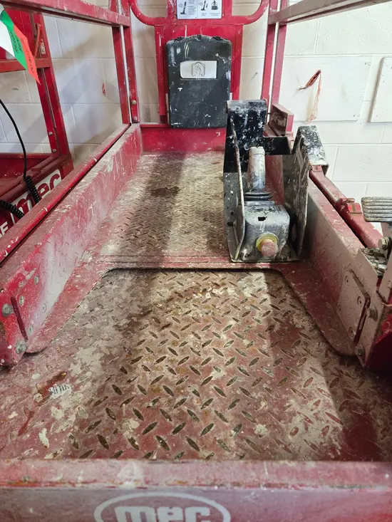 2018 MEC 1930SE Scissor Lift