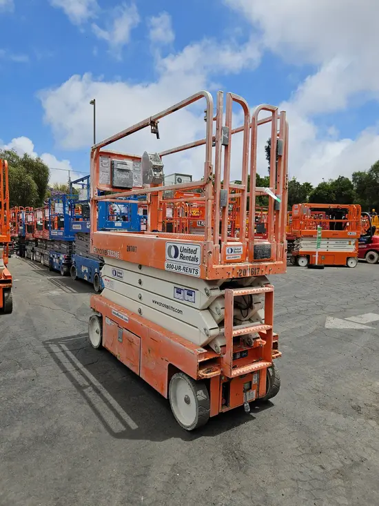 2018 Snorkel S3226E Scissor Lift