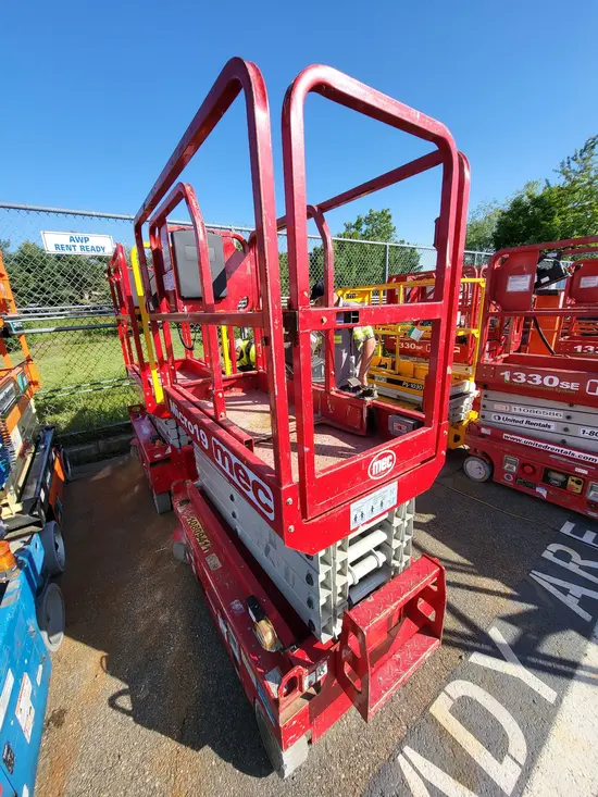 2018 MEC MICRO 19 Scissor Lift