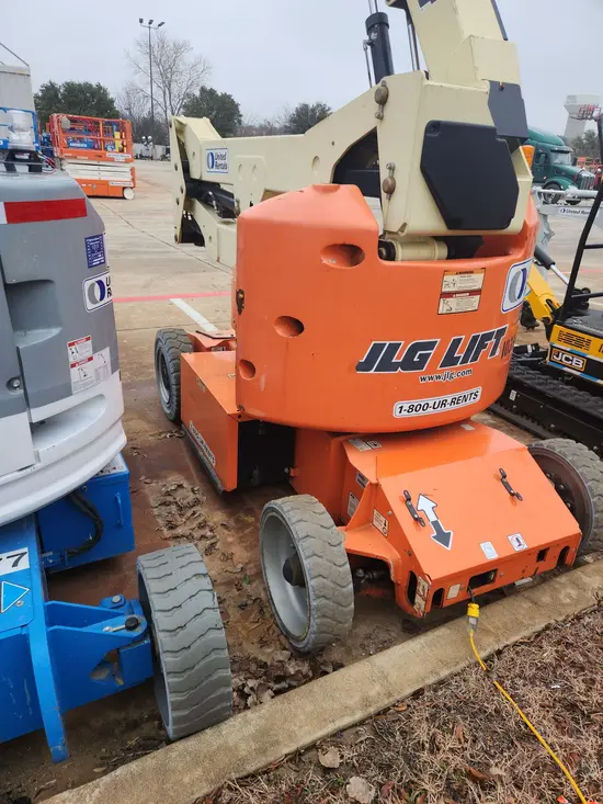 2015 JLG E400AJPN Articulating Boom Lift