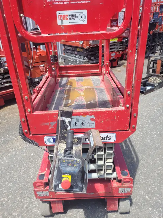 2017 MEC 1330SE Scissor Lift