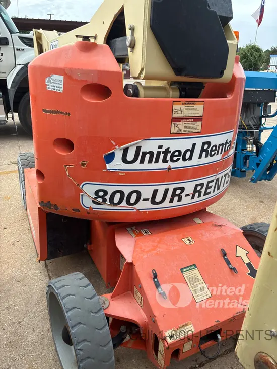 2016 JLG E400AJPN Articulating Boom Lift