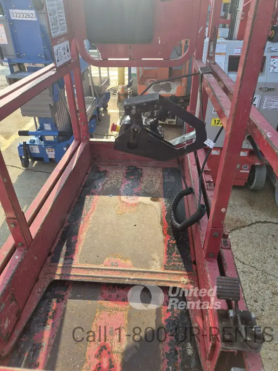2017 MEC 1330SE Scissor Lift
