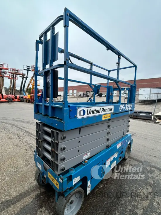 2017 Genie GS-3232 Scissor Lift