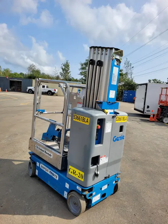 2017 Genie GR-20 Self-Propelled One-Person Lift