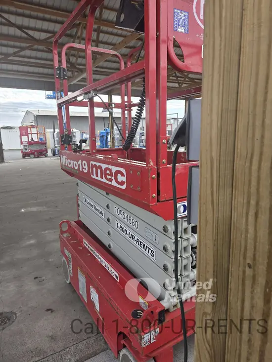 2019 MEC MICRO 19 Scissor Lift