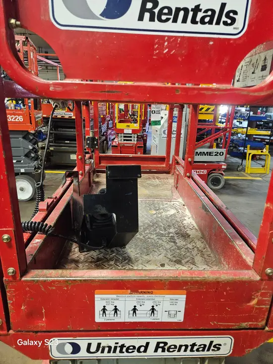 2018 MEC MICRO 19 Scissor Lift