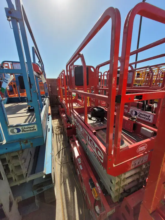 2017 MEC MICRO 19 Scissor Lift