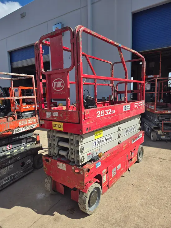 2017 MEC 2632SE Scissor Lift