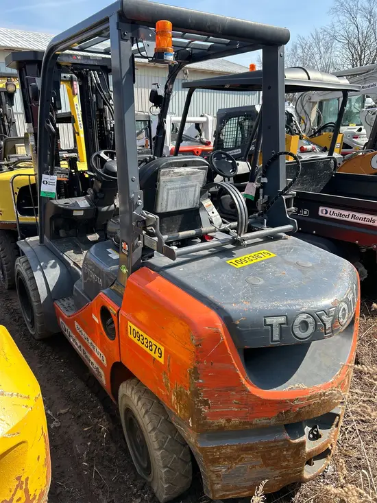 2019 Toyota 8FGU30 Warehouse Forklift