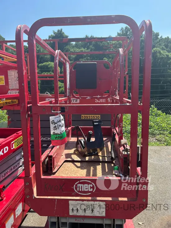 2018 MEC MICRO 19 Scissor Lift
