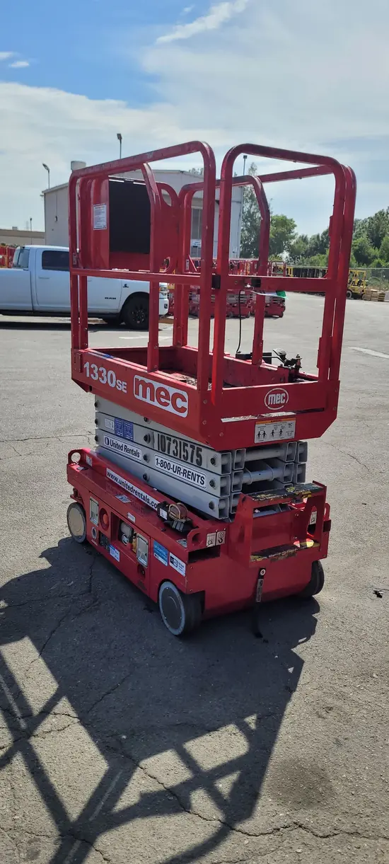 2018 MEC 1330SE Scissor Lift
