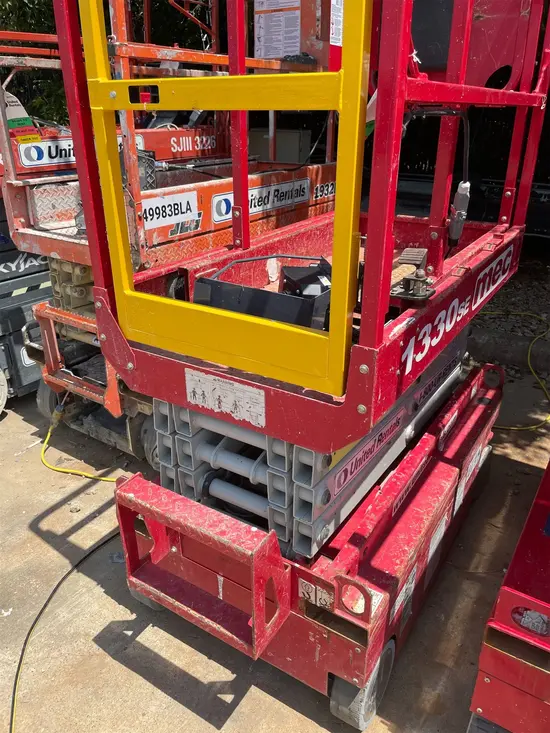 2018 MEC 1330SE Scissor Lift