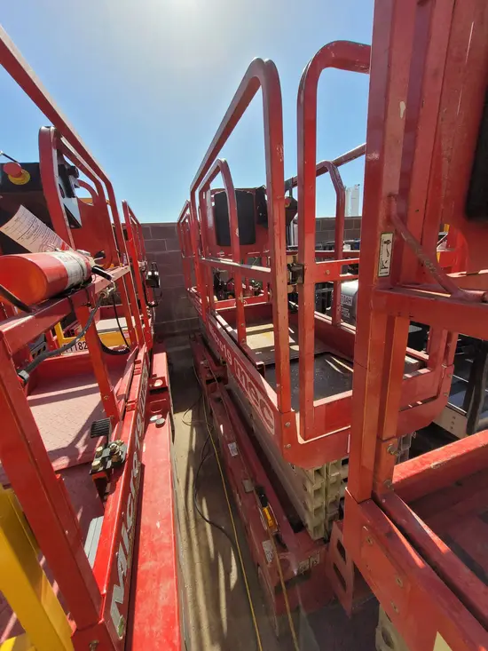 2018 MEC MICRO 19 Scissor Lift