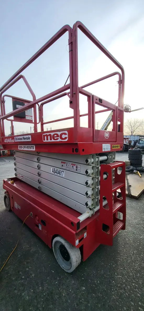 2018 MEC 4046SE Scissor Lift
