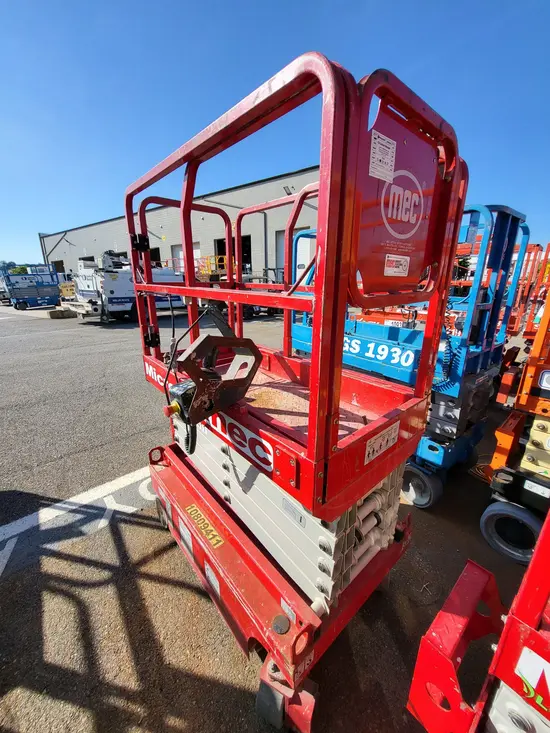 2018 MEC MICRO 19 Scissor Lift