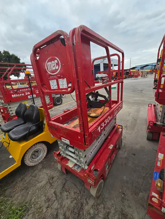 2018 MEC 1330SE Scissor Lift
