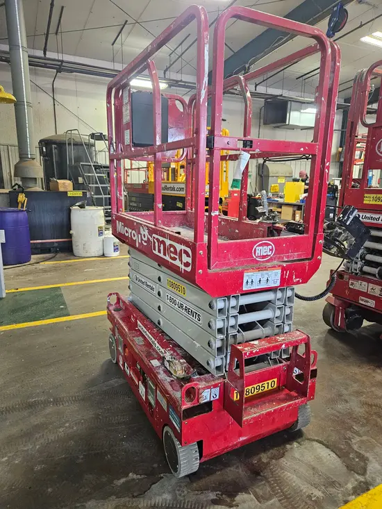 2018 MEC MICRO 19 Scissor Lift
