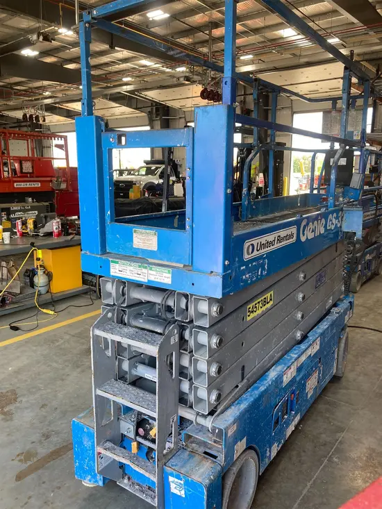 2017 Genie GS-3232 Scissor Lift