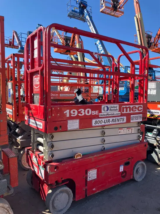 2018 MEC 1930SE Scissor Lift