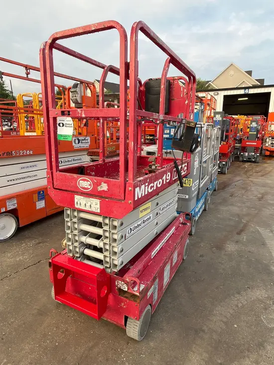 2018 MEC MICRO 19 Scissor Lift