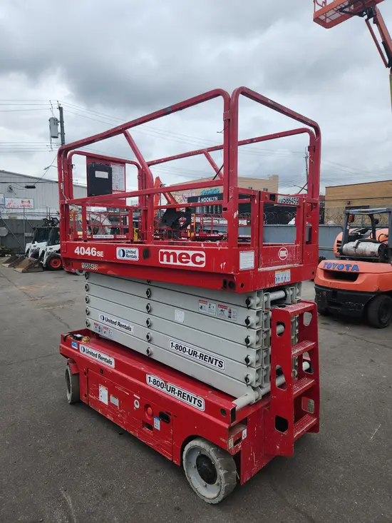 2017 MEC 4046SE Scissor Lift