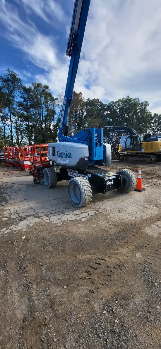 2017 Genie Z-60/37FE Articulating Boom Lift